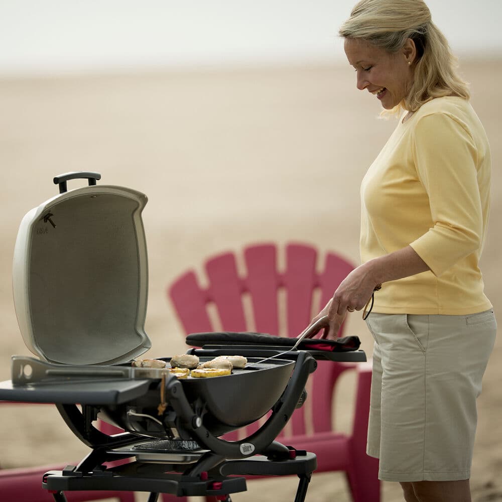 Barbacoa Q2200 con stand Weber