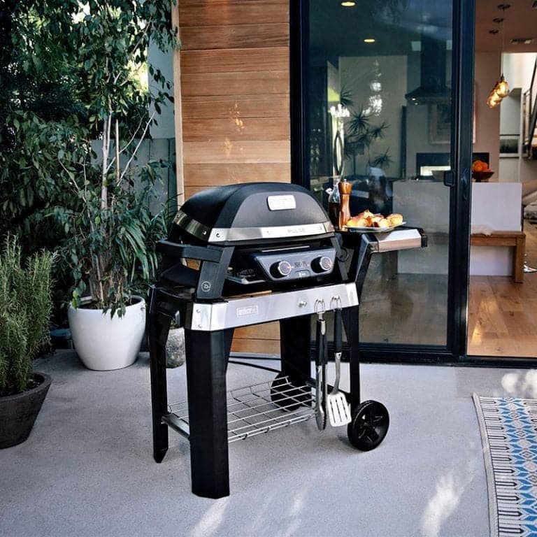 Barbacoa Pulse2000 con carro Weber