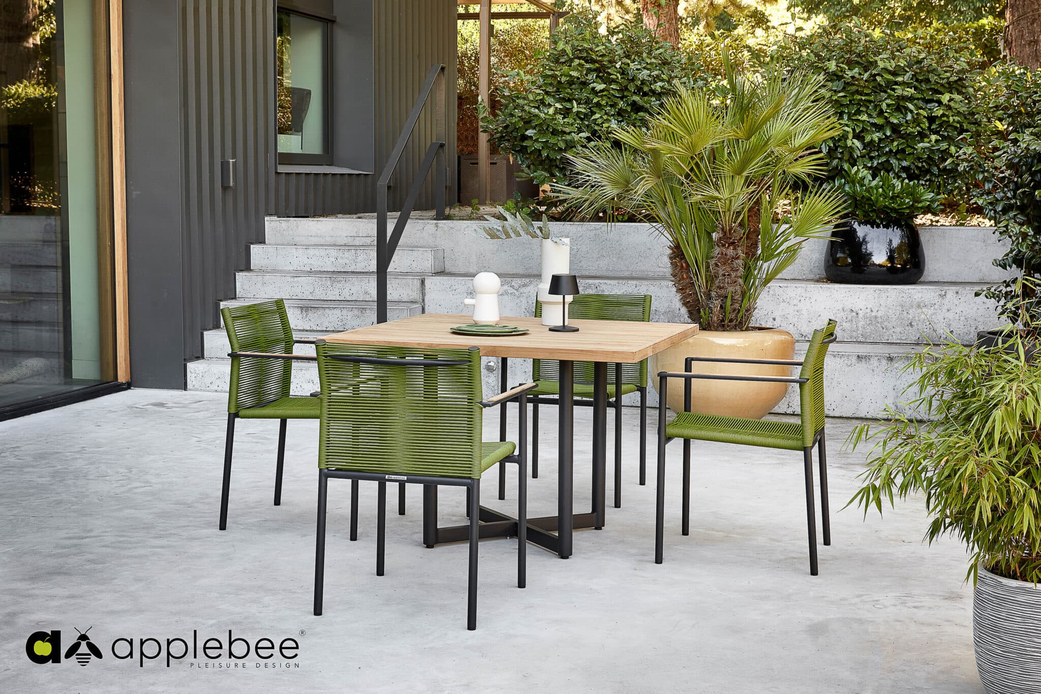 Applebee Jakarta Square Dining Set